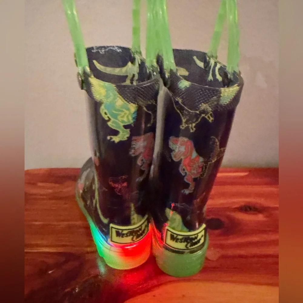 Western Chief Dinosaur Rain Boots with Light Up Heels - Toddler size 5